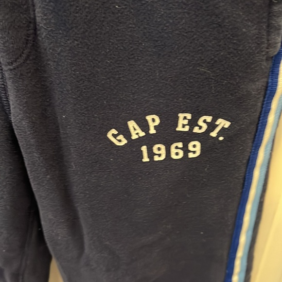 Super cute navy size large gap jogging pants - Picture 4 of 8